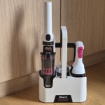 Test du Shark StainForce : voici un détacheur compact et sans-fil à l&rsquo;efficacité redoutable