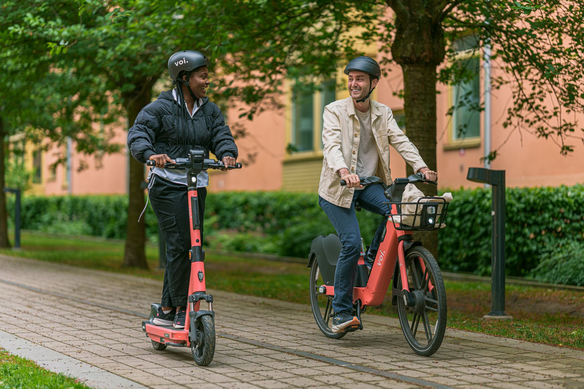 Trottinette vélo électrique libre-service Voi