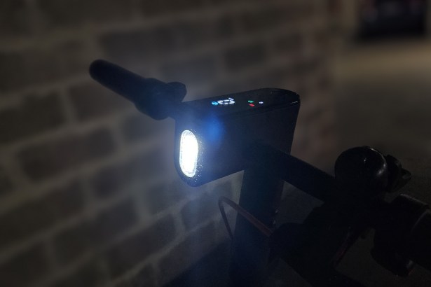 Xiaomi Electric Scooter 5 Plus éclairage avant