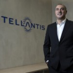 Stellantis assure qu&rsquo;il n&rsquo;y a « pas de demande naturelle » pour la voiture électrique : les chiffres prouvent l&rsquo;inverse
