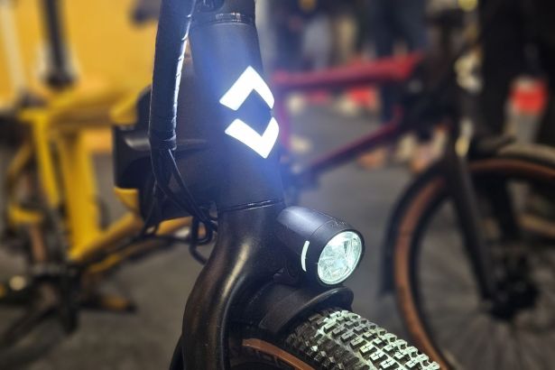 Ahooga E-Max éclairage