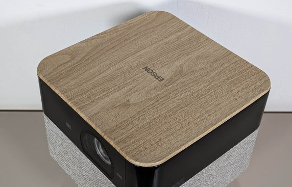 Epson EF-72 // Source : Sylvain Pichot - Frandroid