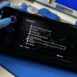 Il crée une PS4 portable avec un écran 1080p OLED Il crée une PS4 portable avec un écran 1080p OLED
