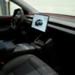 Panne électrique sur une Tesla : pourquoi les portes peuvent rester bloquées et comment les débloquer Panne électrique sur une Tesla : pourquoi les portes peuvent rester bloquées et comment les débloquer