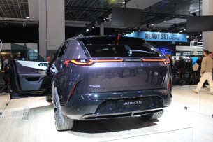 Mazda CX-6e // Source : Jean-Baptiste Passieux - Frandroid