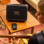 JBL BandBox Solo et Trio, enfin l’IA sert à quelque chose pour ses deux enceintes-amplificateurs JBL BandBox Solo et Trio, enfin l’IA sert à quelque chose pour ses deux enceintes-amplificateurs