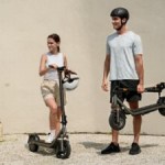 Trottinette électrique : le casque et le gilet réfléchissant deviennent obligatoires à Paris et en petite couronne Trottinette électrique : le casque et le gilet réfléchissant deviennent obligatoires à Paris et en petite couronne