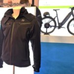 On a porté cette veste vélo qui est une véritable « armure » : elle renferme 5 protections invisibles mais rassurantes On a porté cette veste vélo qui est une véritable « armure » : elle renferme 5 protections invisibles mais rassurantes