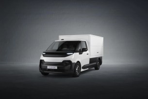 06f6c471-dc49-4707-82a0-25d64e9ccbcd-2411-FLEXIS34CargoHD-min