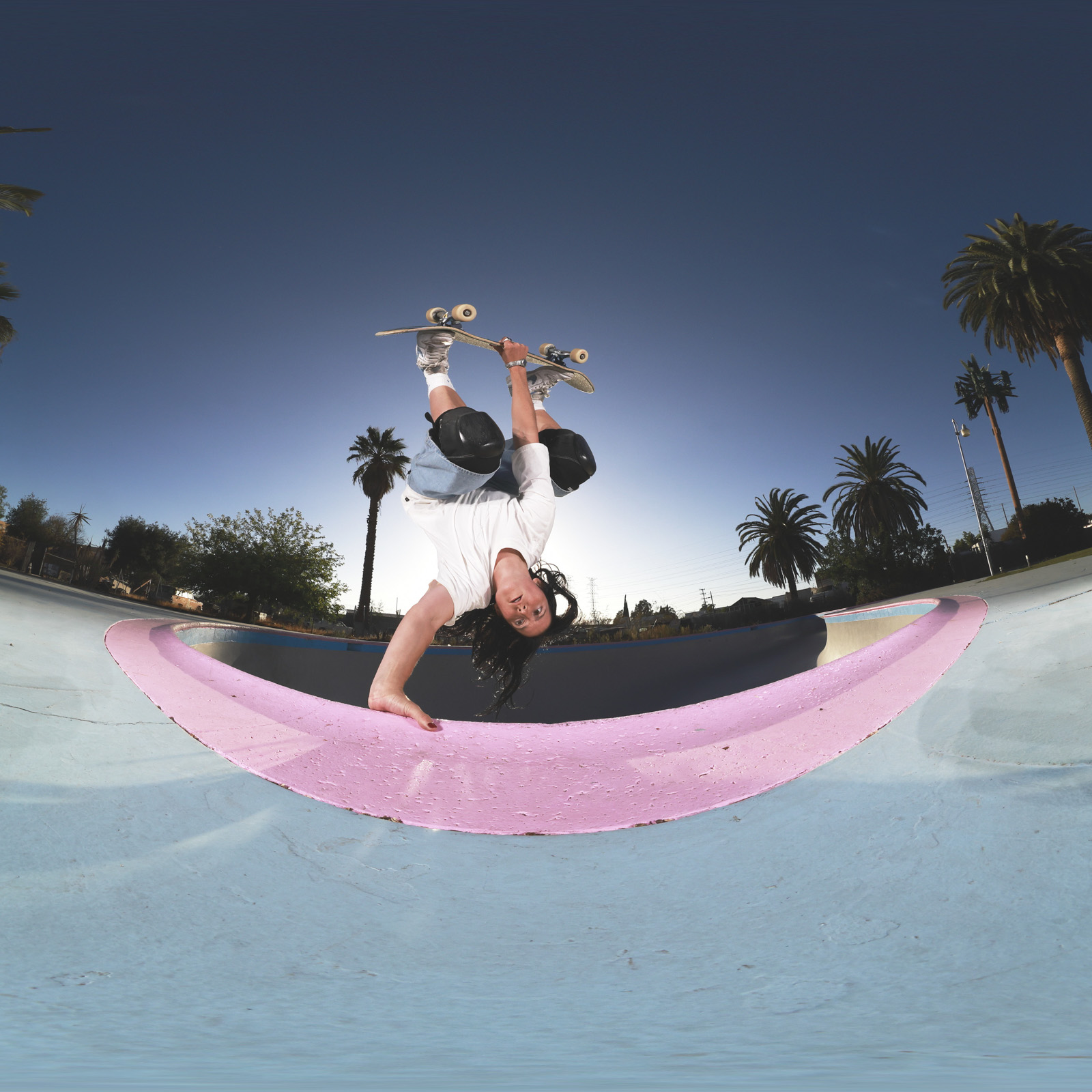 4549292252385_RF 7-14mm F2.8-3.5 L Fisheye_Skateboarder converted 2D 180 VR image[1]