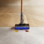 Dyson dégaine un laveur de sol très compact pour nettoyer toutes les taches même sous les meubles