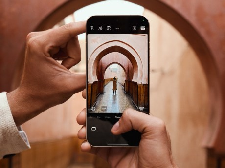 Leitzphone_Camera-Ring_01_1920×1440px_PIM_Press - Grande 2