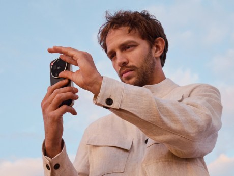 Leitzphone_Camera-Ring_01_1920×1440px_PIM_Press