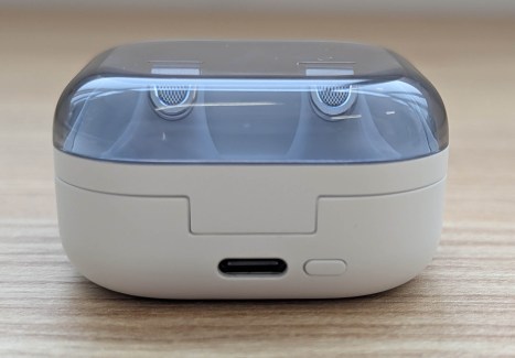 Samsung Galaxy Buds 4 Pro boîtier // Source : Sylvain Pichot - Frandroid