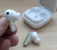 Samsung Galaxy Buds 4 Pro // Source : Sylvain Pichot - Frandroid