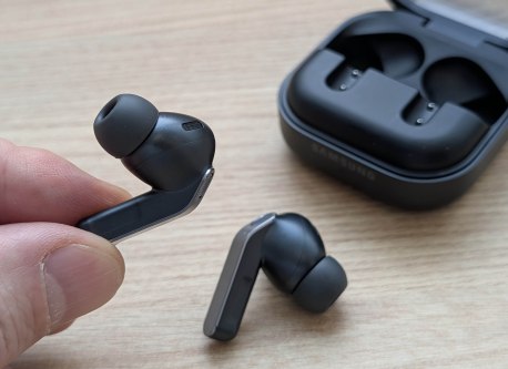 Samsung Galaxy Buds 4 Pro // Source : Sylvain Pichot - Frandroid