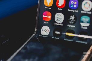 Samsung Galaxy Z Flip 7 Olympic Edition (hiver) // Source : Chloé Pertuis - Frandroid