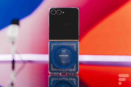 Samsung Galaxy Z Flip 7 Olympic Edition (hiver) // Source : Chloé Pertuis - Frandroid
