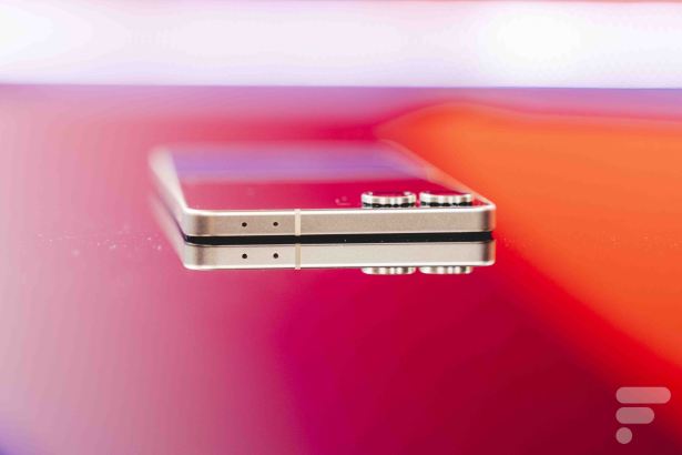 Samsung Galaxy Z Flip 7 Olympic Edition (hiver) // Source : Chloé Pertuis - Frandroid