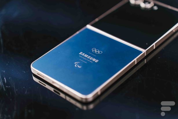 Samsung Galaxy Z Flip 7 Olympic Edition (hiver) // Source : Chloé Pertuis - Frandroid
