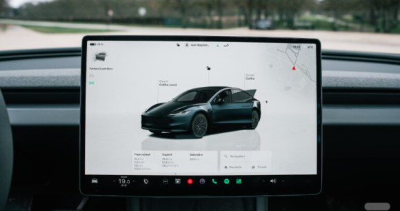 Tesla Model 3 // Source : Robin Wycke pour Frandroid Tesla Model 3 // Source : Robin Wycke pour Frandroid