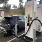 « Attention : câble protégé par alarme » : Ionity sort l’artillerie lourde face aux vols de câble sur ses borne de recharge « Attention : câble protégé par alarme » : Ionity sort l’artillerie lourde face aux vols de câble sur ses borne de recharge