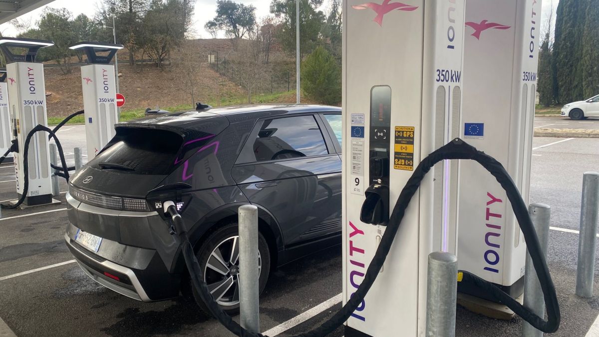 Ionity veut rendre l’autoroute électrique moins chère que l’essence, la SNCF refuse bientôt les fatbikes dans ses TGV