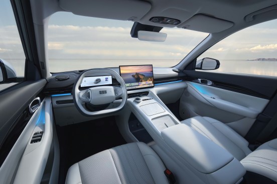 Geely E5 // Source : Geely