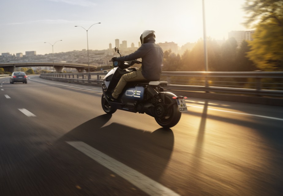 bmw-ce-04-scooter-électrique