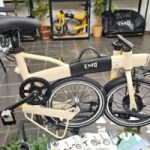 Moins de 13 kg : on a vu l’EMQ, un nouveau vélo électrique pliant qui défie Decathlon et Brompton avec de beaux arguments Moins de 13 kg : on a vu l’EMQ, un nouveau vélo électrique pliant qui défie Decathlon et Brompton avec de beaux arguments