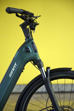 Vélo électrique Giant NewTour E+ 2027 cadre suspension