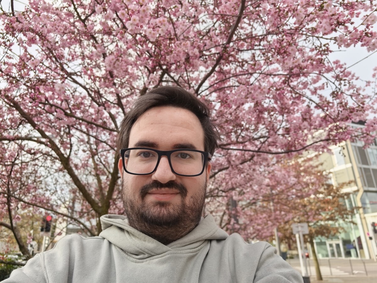 Huawei Mate X7 Selfie de jour avec la caméra arrière Huawei Mate X7 Selfie de jour avec la caméra arrière