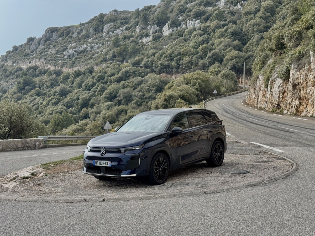 Essai long trajet en Citroën ë-C5 Aircross // Source : Paul-Émile CASSORET pour Frandroid Essai long trajet en Citroën ë-C5 Aircross // Source : Paul-Émile CASSORET pour Frandroid