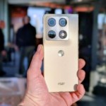 J’ai pris en main le premier grand smartphone pliable de Motorola J’ai pris en main le premier grand smartphone pliable de Motorola