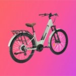 Avec 500 € de réduction, ce VTC électrique Intersport avec 100 km d’autonomie s’impose comme un VAE de choix Avec 500 € de réduction, ce VTC électrique Intersport avec 100 km d’autonomie s’impose comme un VAE de choix