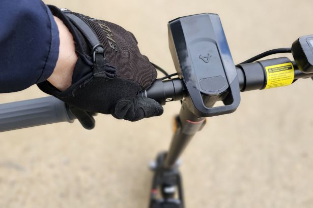 Trottinette électrique Niu KQi 100F pliage poignées 1