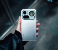 Nothing Phone (4a) Pro // Source : Chloé Pertuis pour Frandroid Nothing Phone (4a) Pro // Source : Chloé Pertuis pour Frandroid
