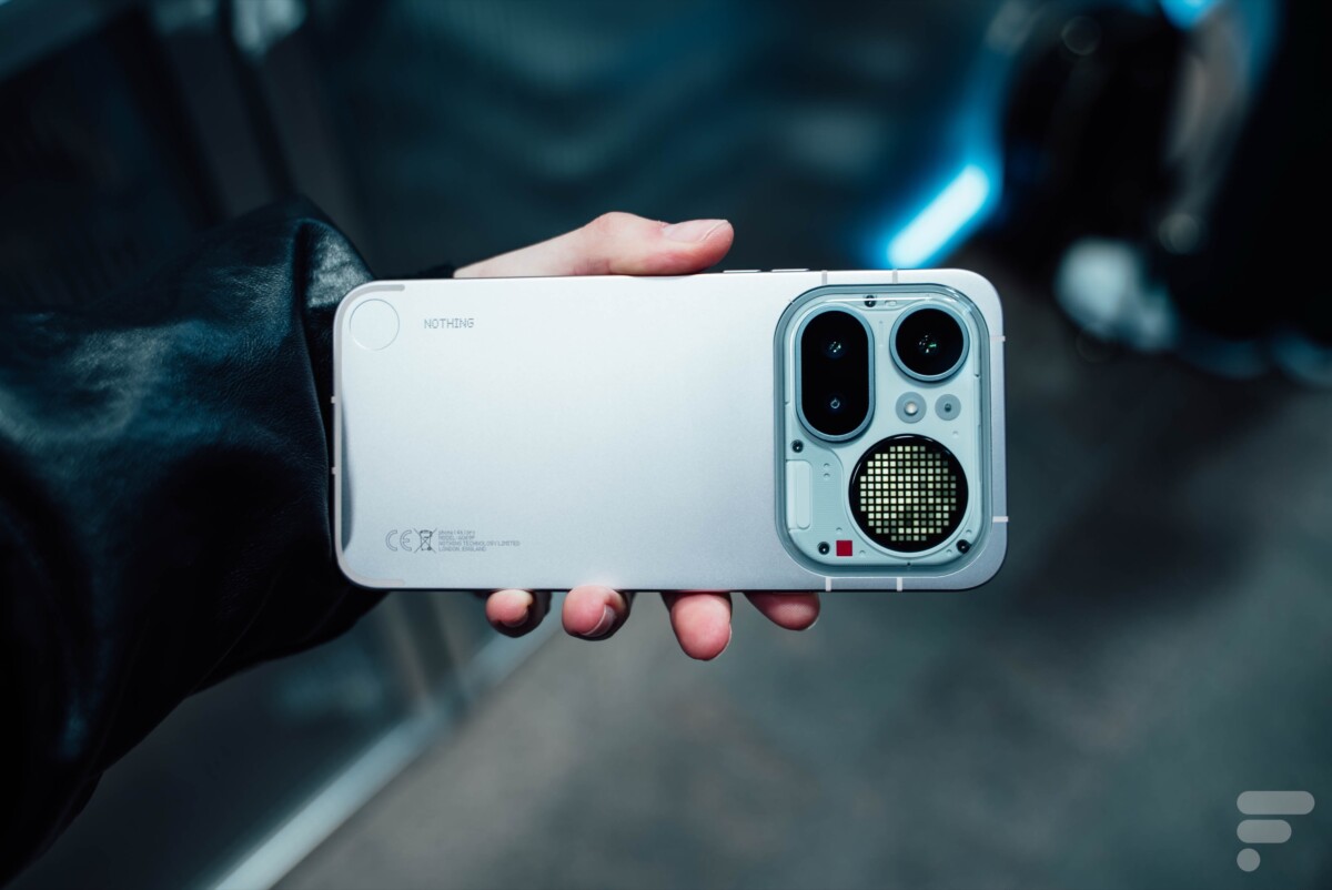 Nothing Phone (4a) Pro // Source : Chloé Pertuis pour Frandroid Nothing Phone (4a) Pro // Source : Chloé Pertuis pour Frandroid