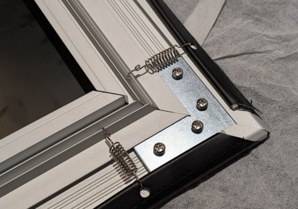 Installation ecran Nothing Projector ALR longue focale // Source : Sylvain Pichot - Frandroid
