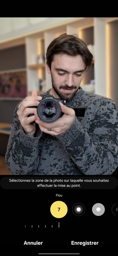 Option de gestion du flou d'arrière-plan sur le Galaxy A57 (One UI 8.5) // Source : Capture d'écran Frandroid