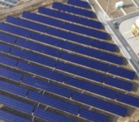 Centrale solaire composée de panneaux en pérovskite, actuellement en test en Chine.
