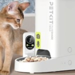 Belle promo sur ce distributeur automatique de croquettes utilisant l’IA qui perd 38 % de sa valeur