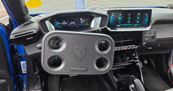 Peugeot-volant-hypersquare-perou Peugeot-volant-hypersquare-perou
