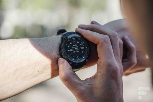 La Garmin Instinct Crossover Amoled // Source : Chloé Pertuis - Frandroid