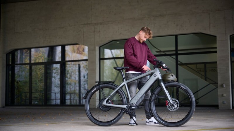 Le « vélo électrique » capable de filer à 45 km/h continue de battre des records chez nos voisins belges