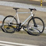 14 kg et USB-C : on a roulé avec l’Ampler Curt, un vélo électrique qui se recharge avec le câble de votre smartphone 14 kg et USB-C : on a roulé avec l’Ampler Curt, un vélo électrique qui se recharge avec le câble de votre smartphone