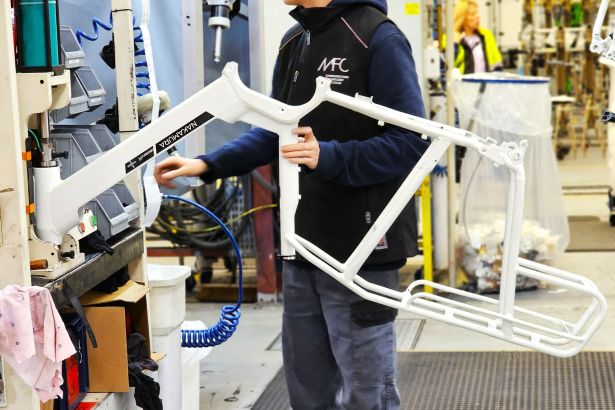 Usine MFC vélos Intersport assemblage 1