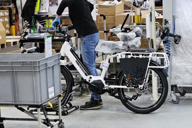 Usine MFC vélos Intersport assemblage 4