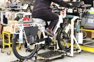 Usine MFC vélos Intersport assemblage contrôle