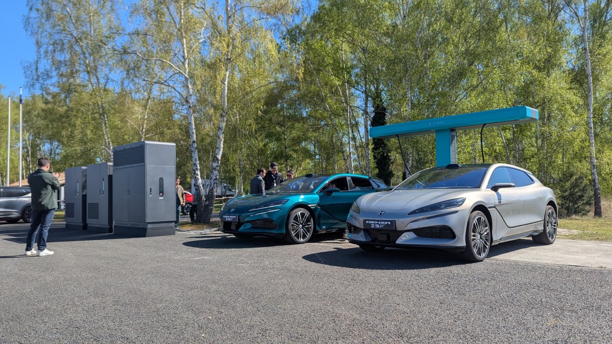 1 500 kW et plein en 5 minutes : les bornes monstres de BYD débarquent en Europe